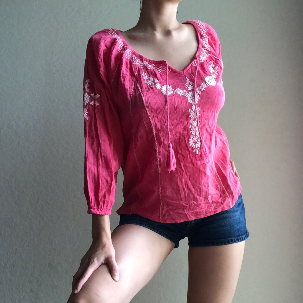Small pink and White peasant top from Mudd